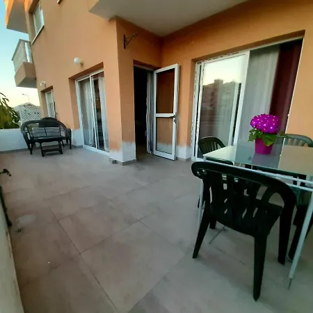 Cozy Ground Floor With Sunny Veranda Apartament Pafos